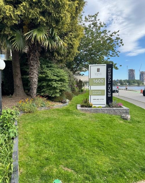 Beach Towers - Denman St